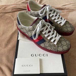 Men Gucci sneakers. Gucci monogram!
